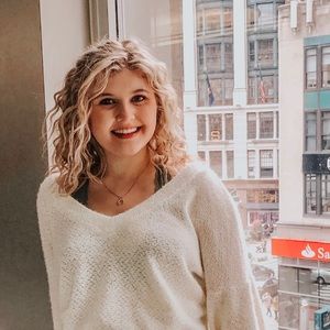 Meet your Posher, Alyssa